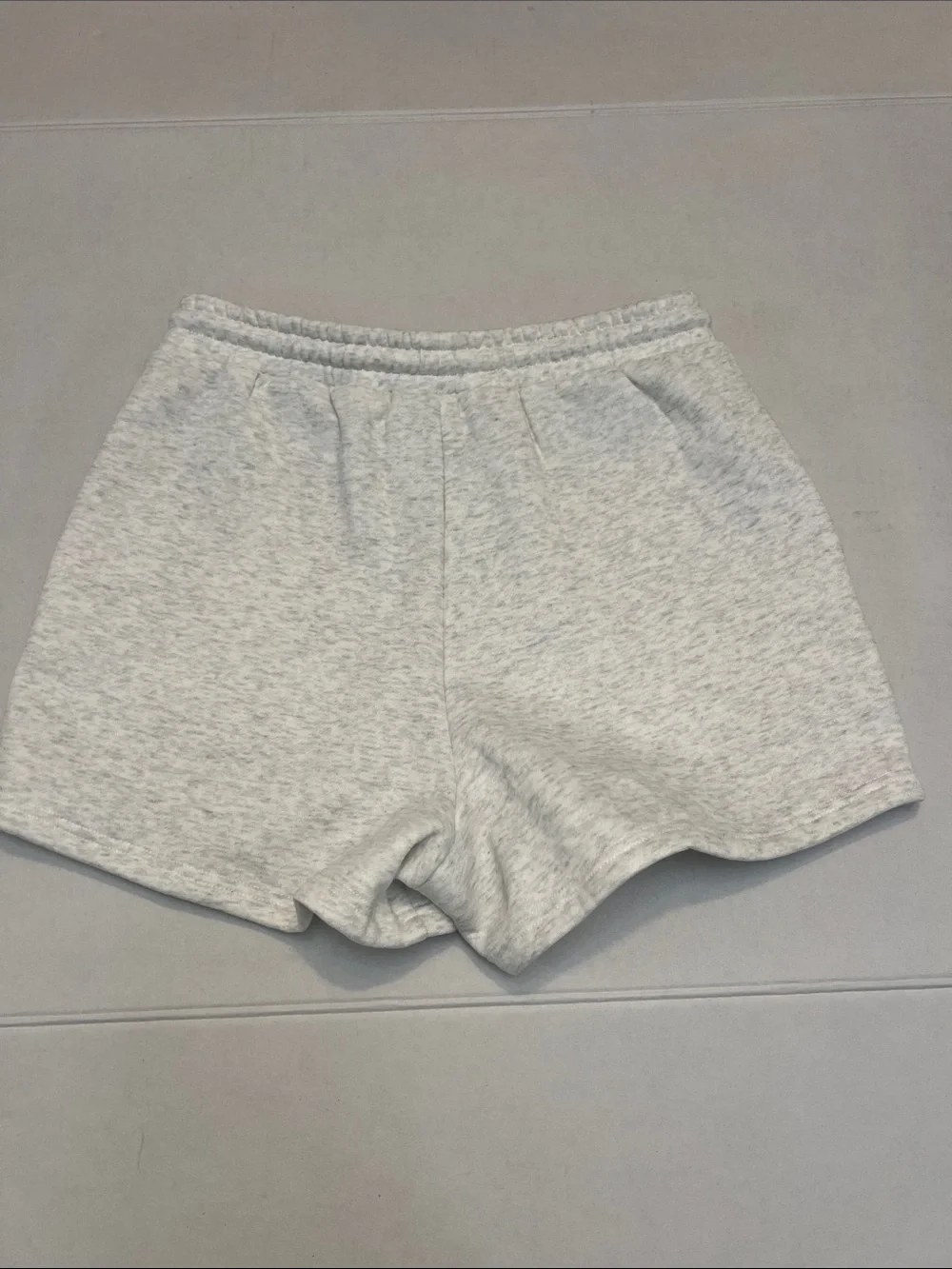 White Fox Boutique Vol. 3 Offstage lounge shorts in glacier grey with green M